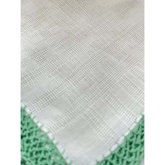 Vintage White Embroidered Boarder Hankie - Picture 2 of 6